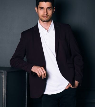 James Carter — Business English & Communication Expert